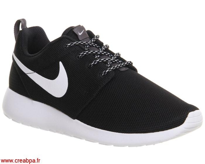 nike roshe run noir et blanche femme