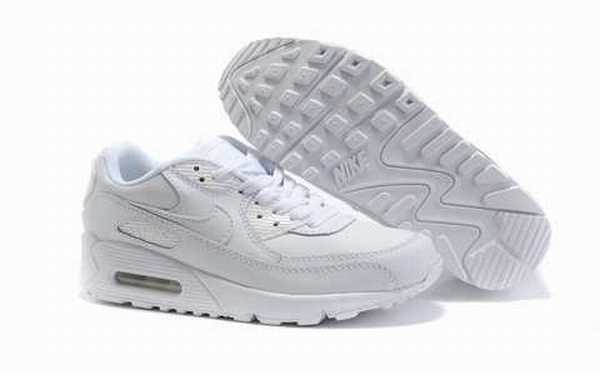 3 suisses nike shox