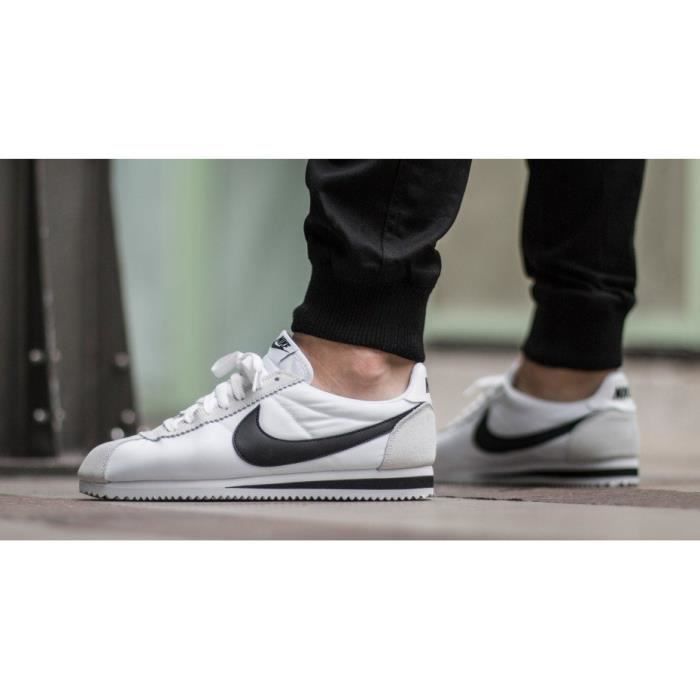 nike cortez noir et blanche